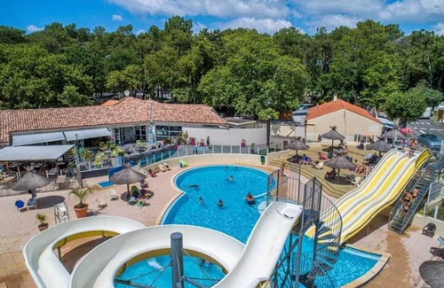 Saint-Hilaire-de-Riez House | Camping 4 étoiles - Piscine - efbdeh