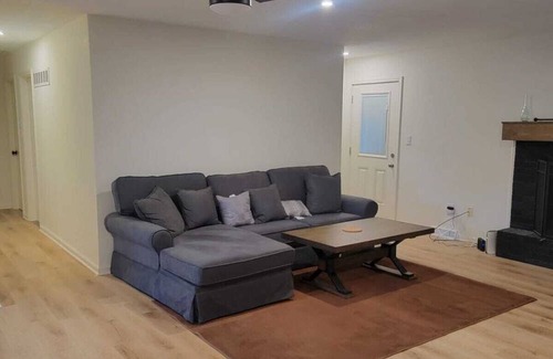 Lenexa House | Cozy 2-bedroom Suite/Studio in enjoyable Overland Park with WiFi, AC