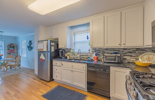 Ono Island House | Bear Point Bayview Cottage