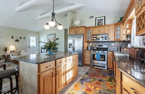 Brigantine House | Brigantine Comfort, walk to the beach or bay. Dog friendly!