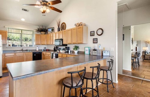 Briarcliff House | Feed the deer w/Lake Travis views & open Boat Ramp