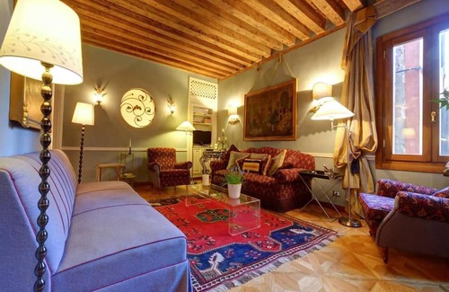 Isola San Giorgio Maggiore Apartment | Bell Tower at the Rectory (Design House)