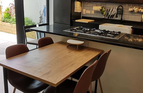 Broadstone House | Small cottage with garden in Dublin city centre