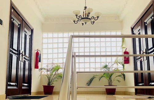 Accra Apartment | Modern 1BR Apartment with AC& WiFi - West Legon Comfort