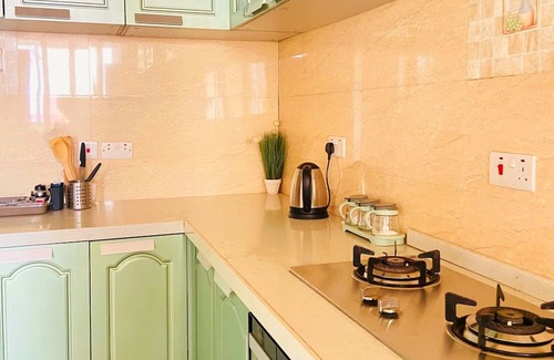 Accra Apartment | Modern 1BR Apartment with AC& WiFi - West Legon Comfort