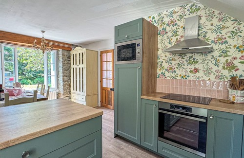Cahan House | Normandy Countryside Charming House by River