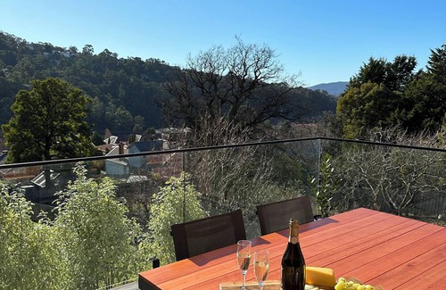 South Hobart Apartment | Modern SoHo Pad