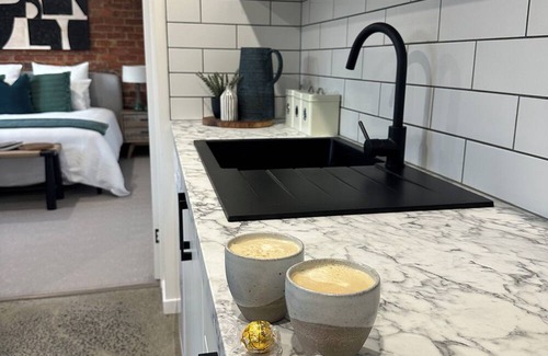South Hobart Apartment | Modern SoHo Pad