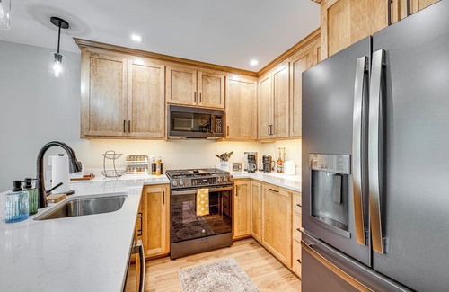 East Burke House | Ski-In/Ski-Out: Recently Built Burke Townhome!
