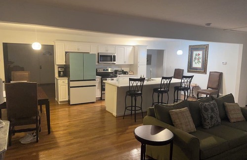 East Durham Bed & Breakfast | Charming 2-bedroom bed & breakfast in Durham with WiFi, AC