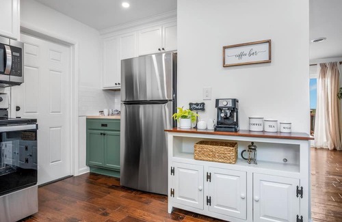 Witmer House | Farmland View with Convenience on Quiet Cul-de-sac