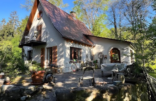 Bad Waldsee Apartment | Apartment 'Allgaierarthaus' with Private Terrace, Shared Garden and Wi-Fi