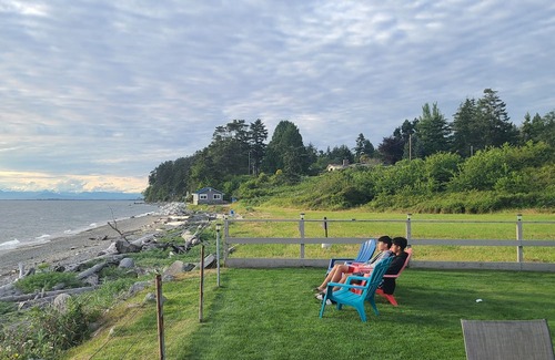 Point Roberts House | Beautiful Spacious Bright 3 Bedroom home 10 Min. walk to Lily Point Marine Park