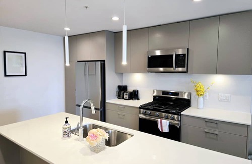 Willoughby Apartment | Brand new apartment with elevator