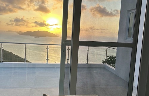 Road Town Villa | Zafira Luxe 4-Bedroom Villa with Infinity Pool, Sauna, Steam & Amazing Sunsets