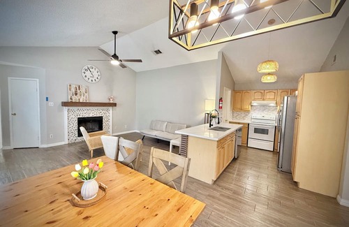 Lewisville House | Charming 3-bedroom house in delightful Lewisville with AC, WiFi