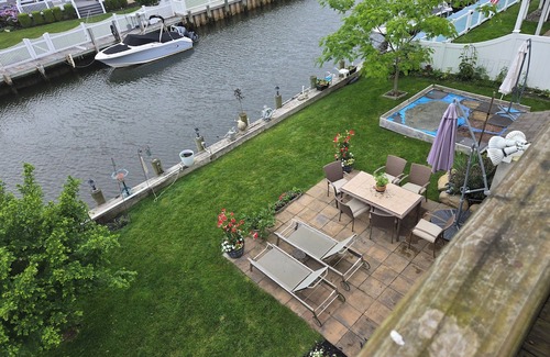 Massapequa House | RYDER CUP RENTAL AVAILABLE 9/14-10/5 MINIMUM 8 DAYS NEAR TO COURSE 7.3MI.