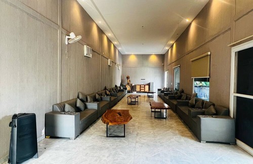 Noida House | Terrific 6-bedroom house in Noida