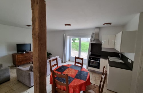 Meyrals House | House in the heart of a pretty, quiet village, ideally located in Périgord