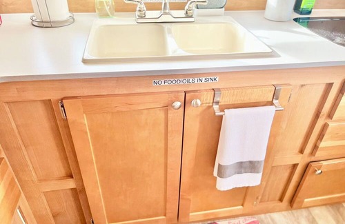 Tombstone House | Stylish New "Retro" RV in Tombstone – Walk to OK Corral & Old West Attractions!