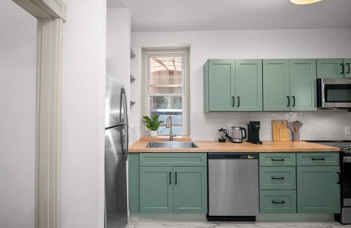 Shaw Apartment | Charming 2-bedroom apartment in lovely St. Louis with WiFi, AC