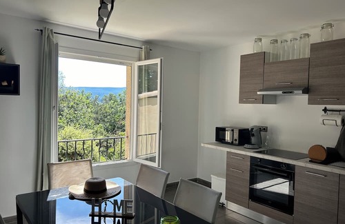 Salavas Apartment | Lovely 3-bedroom apartment for 1 to 6 people 500 m from the river and 1 km from Vallon pont d'arc