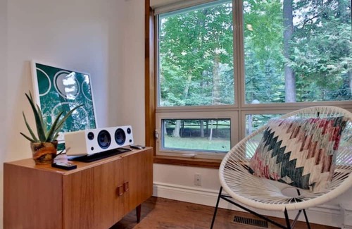 Tiny Cottage | Tiny beaches clean minimalist cottage STRTT2025067