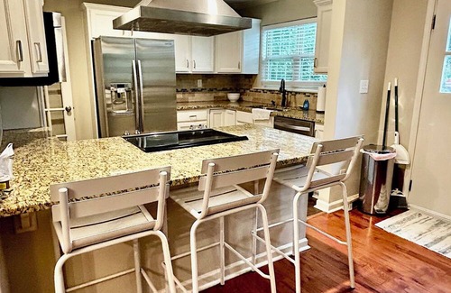 Clairmont Heights House | Charming 3-bedroom house in peaceful Decatur- close to Emory University/Hospital