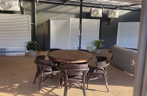Mission Beach Apartment | Rainforest King Rooms | Shared Kitchen + Lounge | Sleeps 2–8