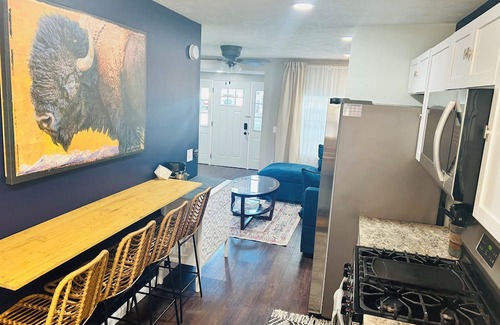 Sioux Falls House | Charming 3-bedroom house with WiFi, AC in welcoming Sioux Falls