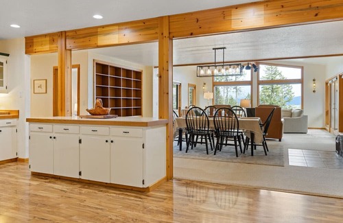 Lakeside House | Charming Cabin Getaway With Lake and Forest Views