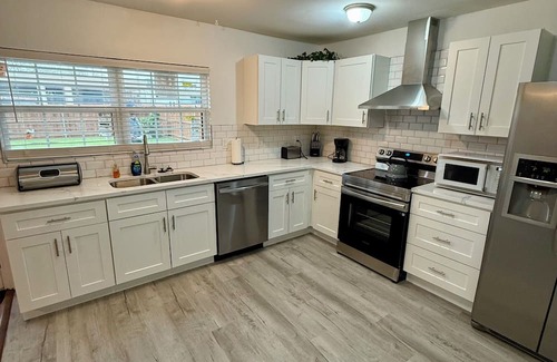 Garland House | 3-bedroom house in lovely Garland with WiFi, AC