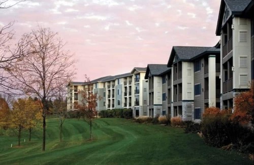 Lake Geneva Apartment | Cozy 1-bedroom apartment with AC, WiFi in charming Lake Geneva