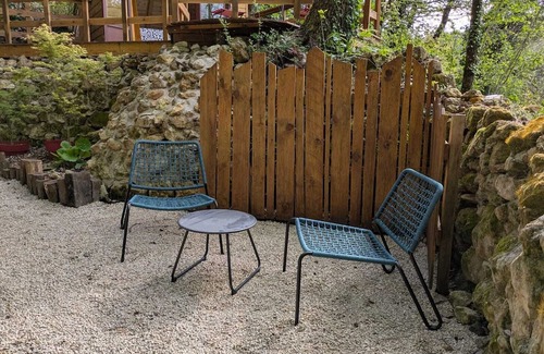 Sainte-Maure-de-Touraine Cabin | Unusual stay, troglodyte cabin and living room. In Touraine
