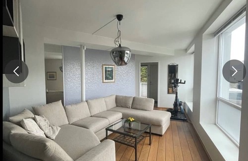 Sandnes Bed & Breakfast | Centralized & Cozy Room available for a relaxed stay with Free parking and WiFi