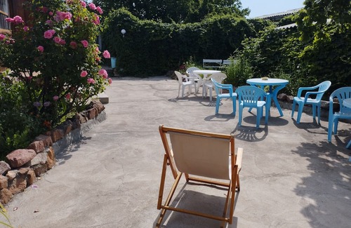 Cholpon-Ata House | Affordable guest house near to main road, beach and petroglyph museum