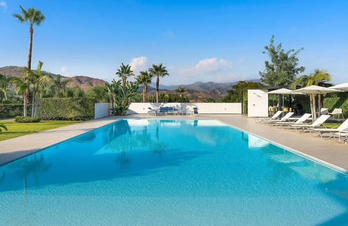 Fiumefreddo di Sicilia Villa | My Rental Homes - Villa Inga with ample garden, private pool,in-room Jacuzzi tub