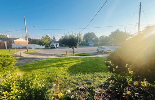 Jane and Finch House | York University|Toronto|Pearson Airport|1-Bed Main Floor Suite, Private Entry