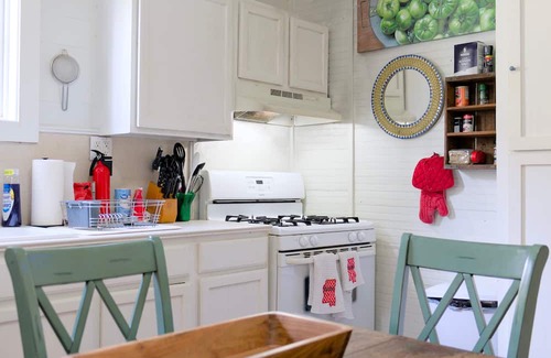 Natchez Cottage | Shanty Bellum Too | 2/1, Washer/Dryer, Full Kitchen
