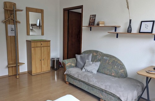 Pforzheim Apartment | 1.5 family room shower room, 2 beds, breakfast corner, workstation, central