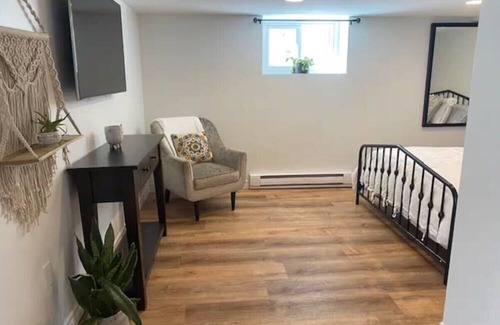 South End Apartment | Quinpool Basement Suite