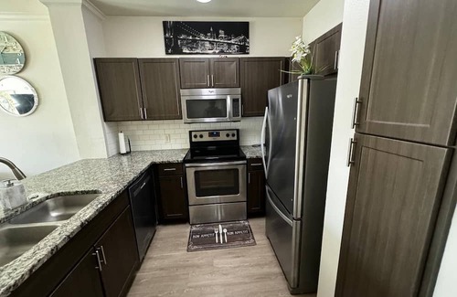 Deep Ellum Apartment | Upscale Spacious Cozy Loft in the Heart of Downtown Dallas