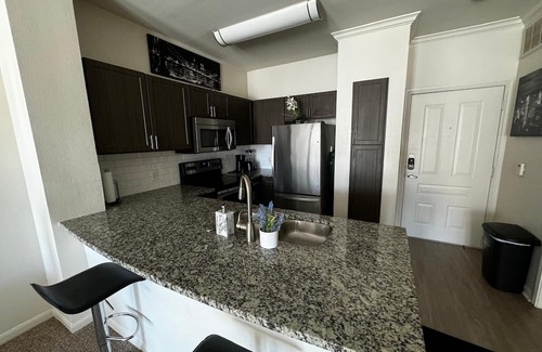 Deep Ellum Apartment | Upscale Spacious Cozy Loft in the Heart of Downtown Dallas