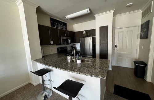 Deep Ellum Apartment | Upscale Spacious Cozy Loft in the Heart of Downtown Dallas