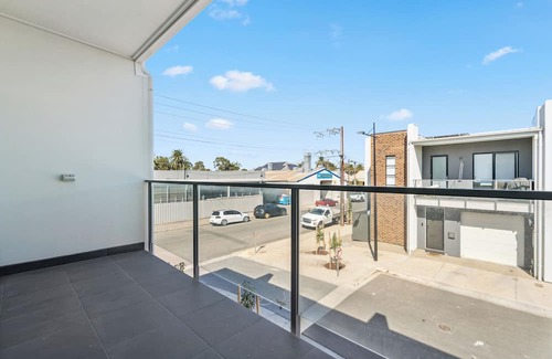Port Adelaide House | Stay In Port Adelaide!