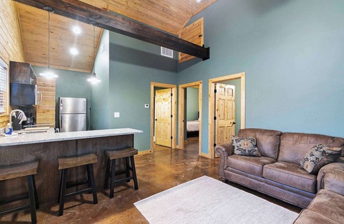 Wilsonville Cabin | Cabins of Lay Lake at Beeswax Cabin #2