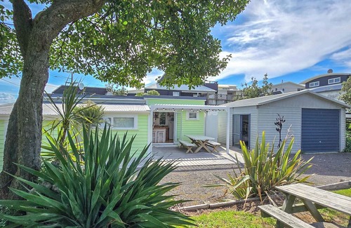 Pukehina House | Coastal Comfort
