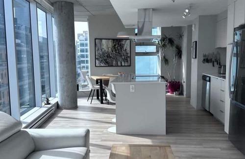 International District Apartment | Hotel Vibes At Home I Humaniti Condos I 2Beds-2Baths IMONTREAL