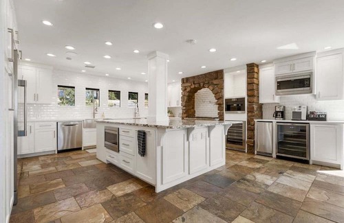 South Tulsa House | Grotto @ Southern Hills W/Pool & Hot Tub