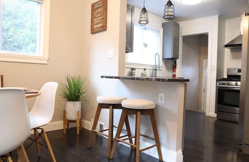 Ampere House | Modern Home Close to NYC!